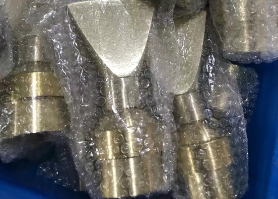 1 " 조정할 수 있는 방향 팬 분수 분사  개화기 노즐을 놋쇠를 입히세요