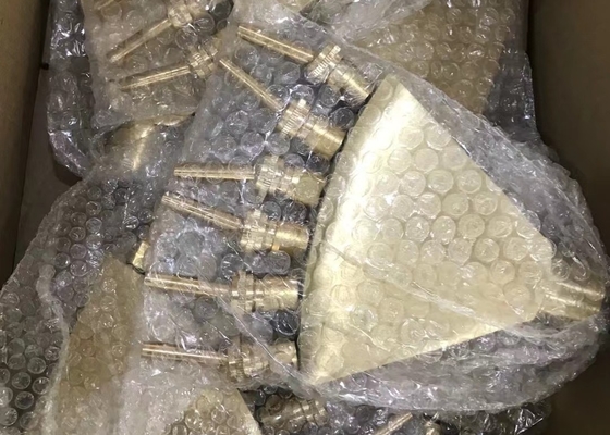 분수용노즐을 추는 놋쇠로 만든 크롬판 포닉스 이야기는 물 분무 높은  4m을 내뿜습니다