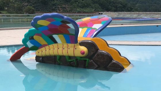 물 공원 장비가 섬유유리에 의하여 농담을 합니다